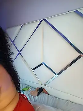 Chat +18 de NicolleOverton ao vivo