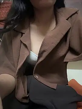 LuxeAura's Live XXX Chat