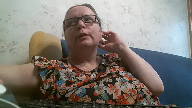 Show modela Isolda25 na web-kameri