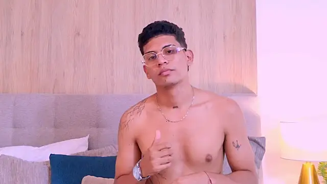 RoseAndDominic Live XXX-chat