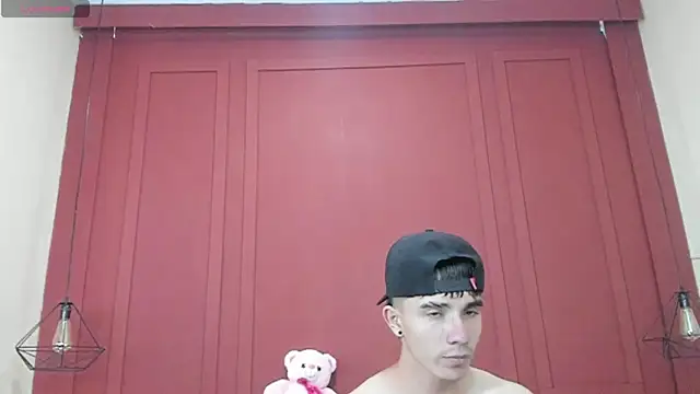 MaximumSteel_ Live XXX Chat