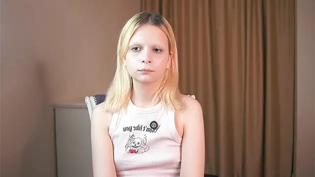 ChiekoMosty's Live XXX Chat
