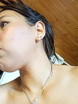 Ivon_C XXX чат на живо