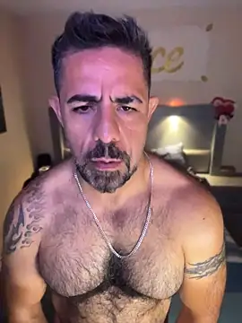צ'אט XXX בשידור חי של wolfbucker