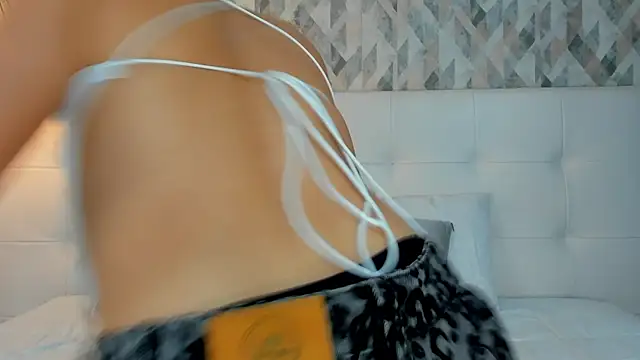 Chat +18 de Roseaurora ao vivo