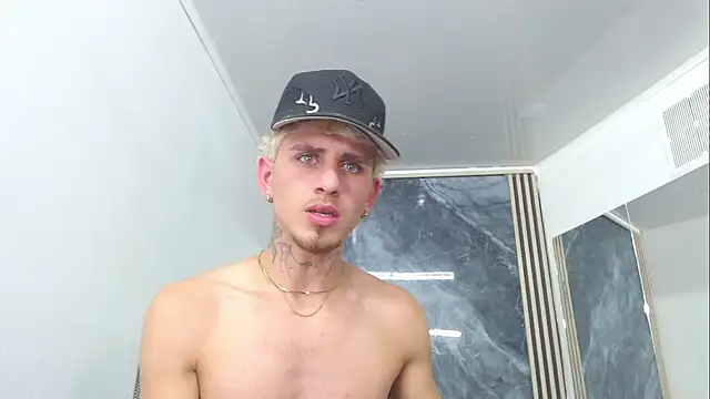 XXX chat uživo modela NoahDant