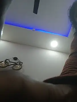 SonY-CaM2's Live XXX Chat