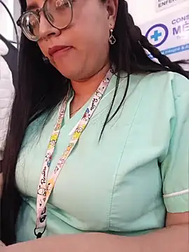 SOFI__10 élő XXX-chatje