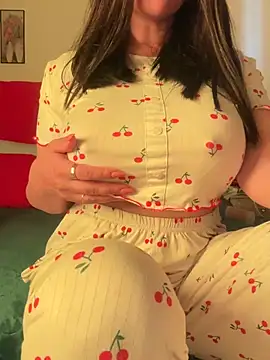OnlyRima élő XXX-chatje
