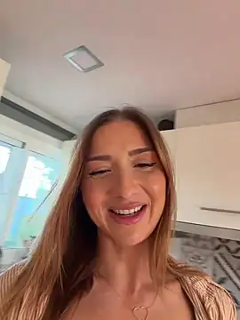 StracciaStella-n Live XXX chat