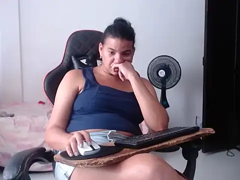 Adriana_0312 라이브 XXX 채팅