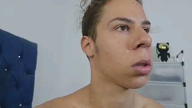 grey___27 élő XXX-chatje