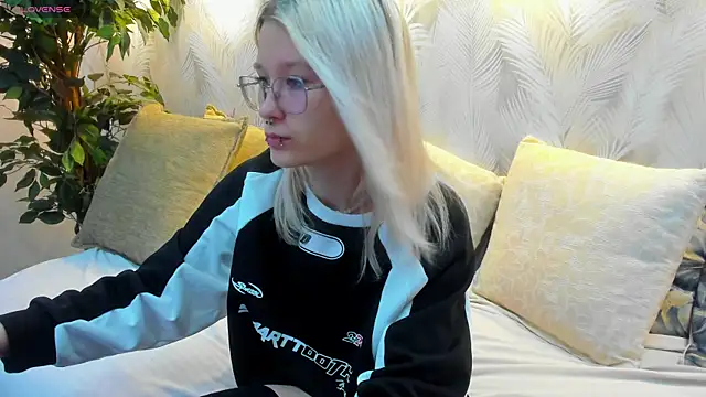 Nika-Smith's Live XXX Chat