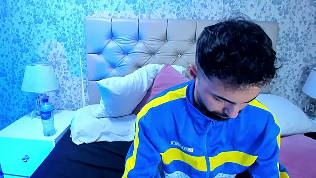 AndrewCrooss live XXX chat