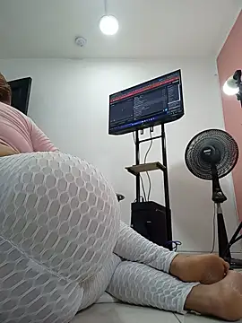 -Serena_ Adlı Modelin Canlı XXX Sohbeti
