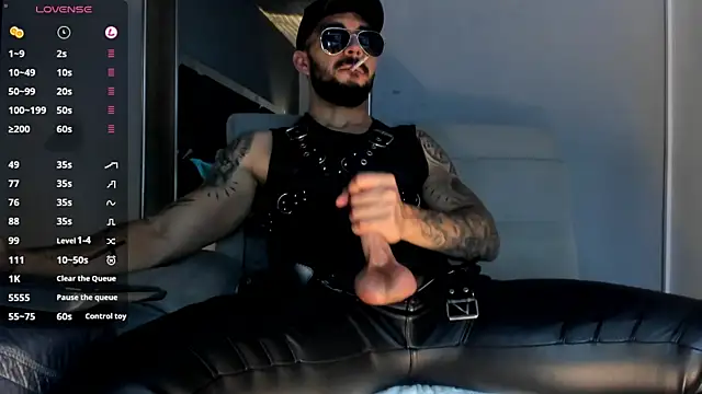 Chatroom XXX en direct de MarkWalker__