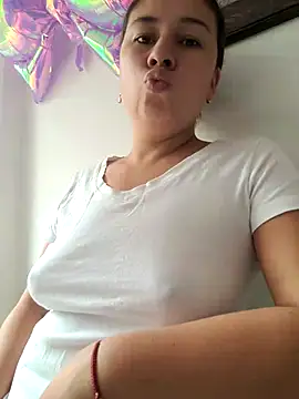 selena_gomez2's Live XXX Chat