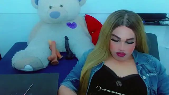 NharaBigCock Pertunjukan Webcam