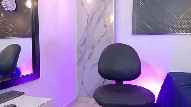 theronnyone webkamerás műsora