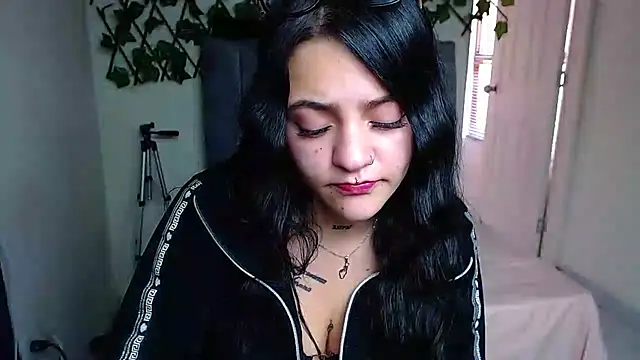 Chat XXX ao vivo de Violettasquirt