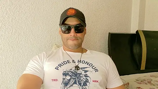 musclehetero élő XXX-chatje