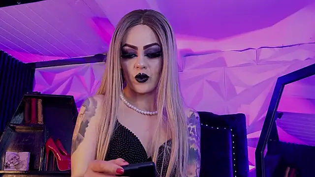 צ'אט XXX בשידור חי של LilithMauve
