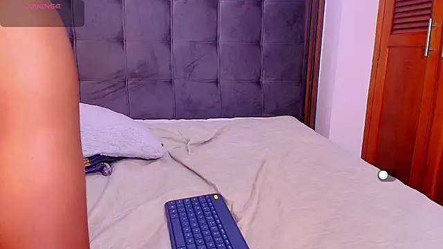 Adriann_Stone – Naživo XXX chat