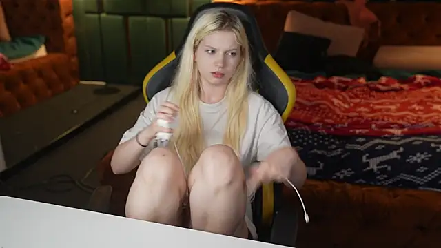 Hello_Kitty054 XXX чат на живо