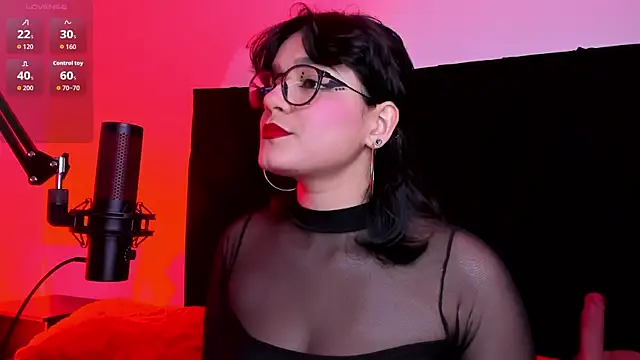 Chatroom XXX en direct de Valeriekay__