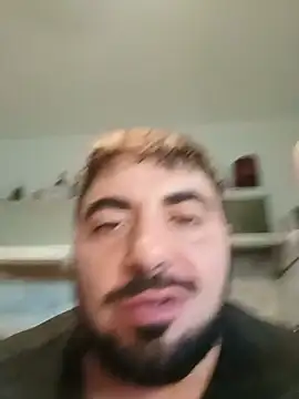 צ'אט XXX בשידור חי של bear_skinny