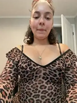 Mamachulita's Live XXX Chat