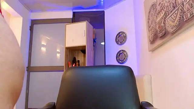 DianaPearls' Live XXX Chat