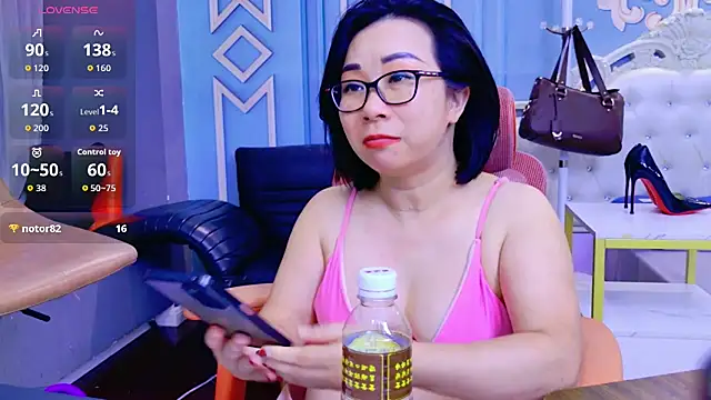 LucianaMe's Live XXX Chat