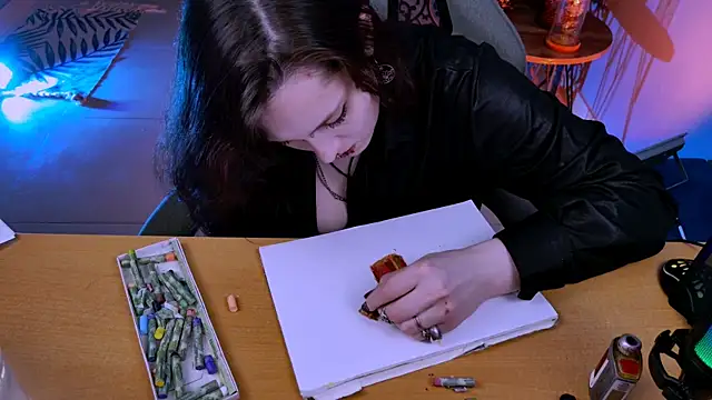 AliciaDelive: онлайн-секс-чат