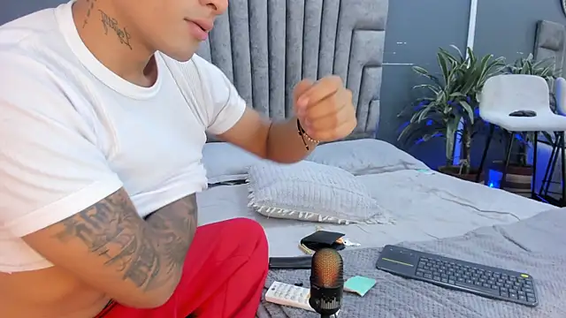 Ruslan_marcel Chat XXX in diretta