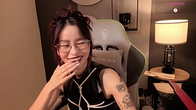 rosse_98_'s Live XXX Chat