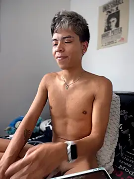 MaxiWildd Live XXX Chat