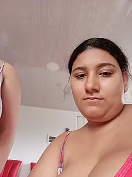 Sara_y_Amy élő XXX-chatje