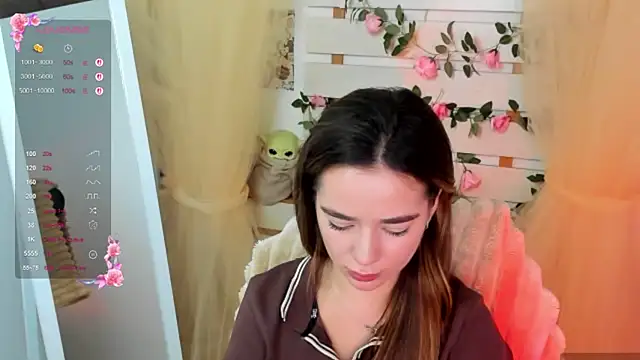 Bella_XO élő XXX-chatje