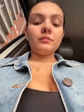 Eva_stark10 Adlı Modelin Canlı XXX Sohbeti