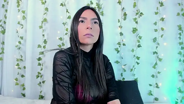 Czat XXX na żywo – LaurenBellucci_