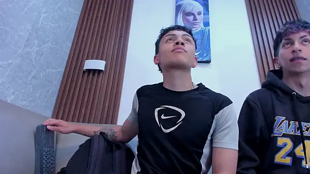 Czat XXX na żywo – Mike_red
