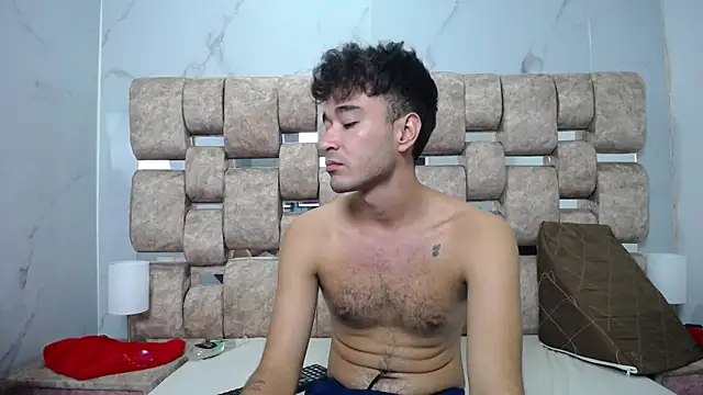 Chat XXX en directo de KathyAiden