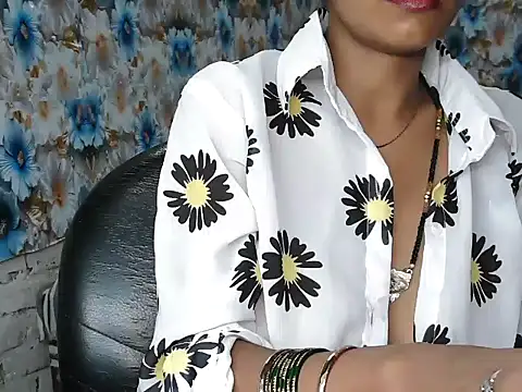 NottyMomo Adlı Modelin Canlı XXX Sohbeti