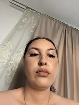 Lucy_doll22 লাইভ XXX চ্যাট