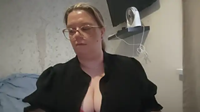 Sinful-Hopen Live XXX chat