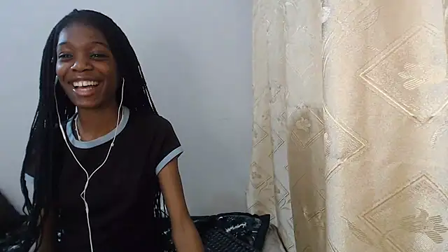 Онлайн чат XXX PetiteBarbie_05