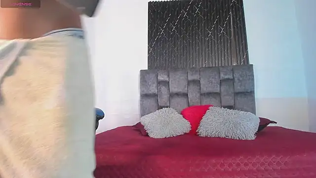 צ'אט XXX בשידור חי של Liamsubtle01