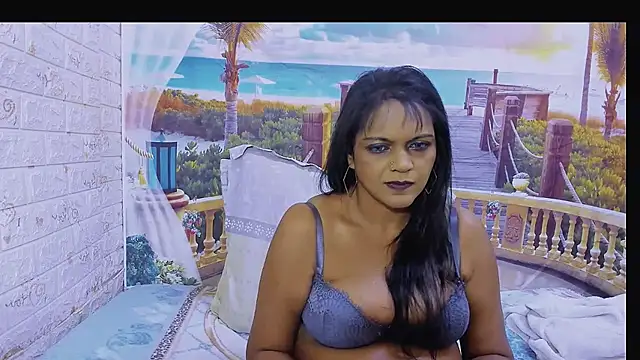 Chat +18 de indianswtbella ao vivo