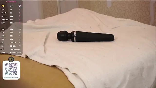 JanineFlosi Pertunjukan Webcam
